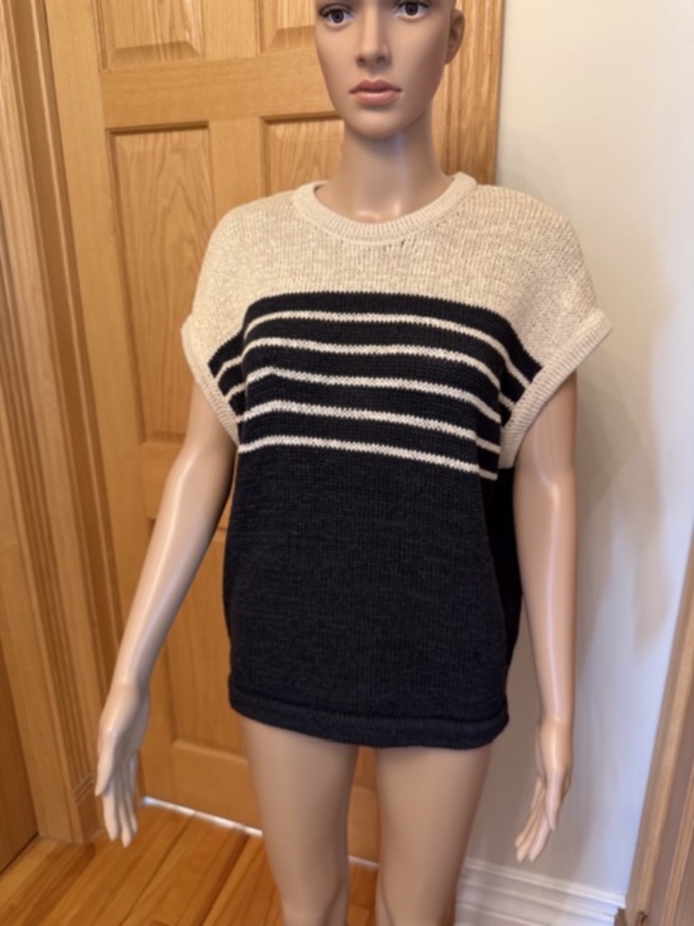 YAYA Women Size L - beige and charcoal knit sweater with cap sleeves